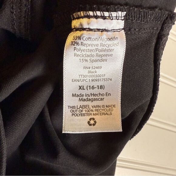 Time and Tru Women's Black Skinny Jeans - Picture 6 of 6